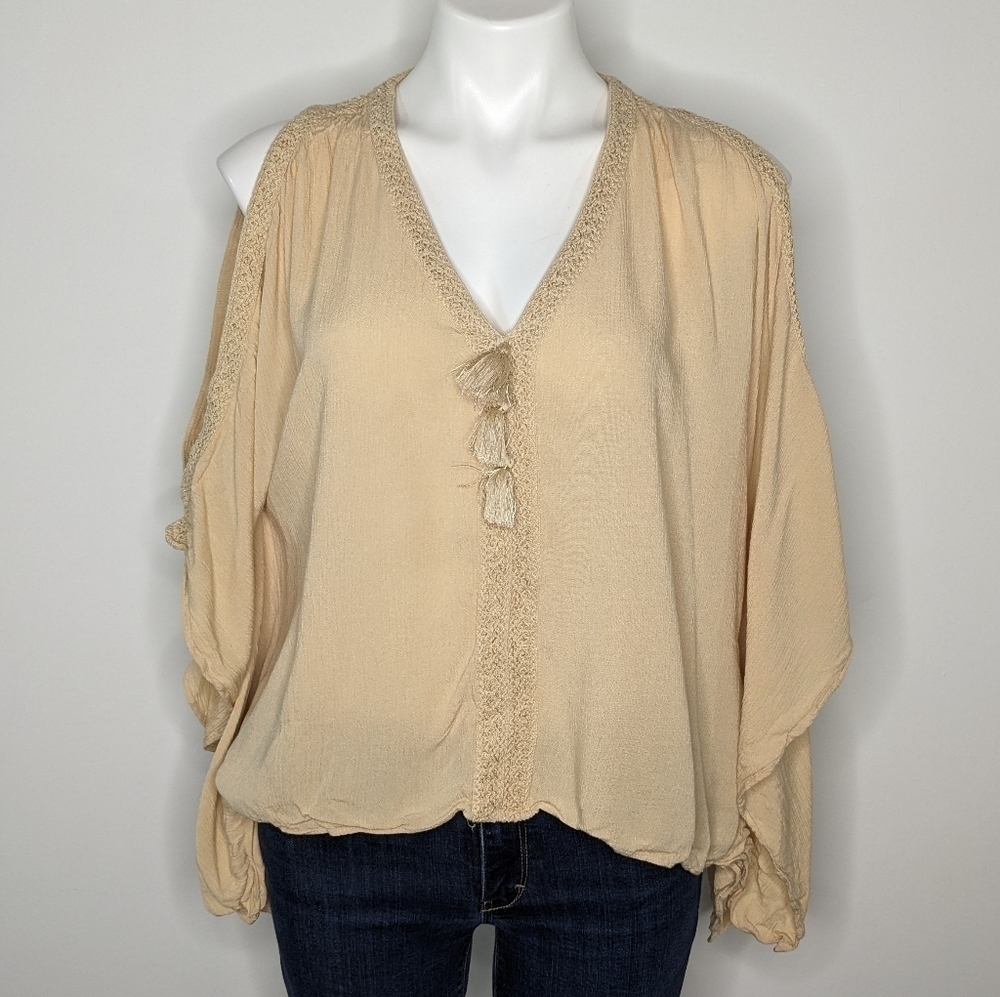 Lilly Pulitzer Julietta tan cold shoulder top S/M